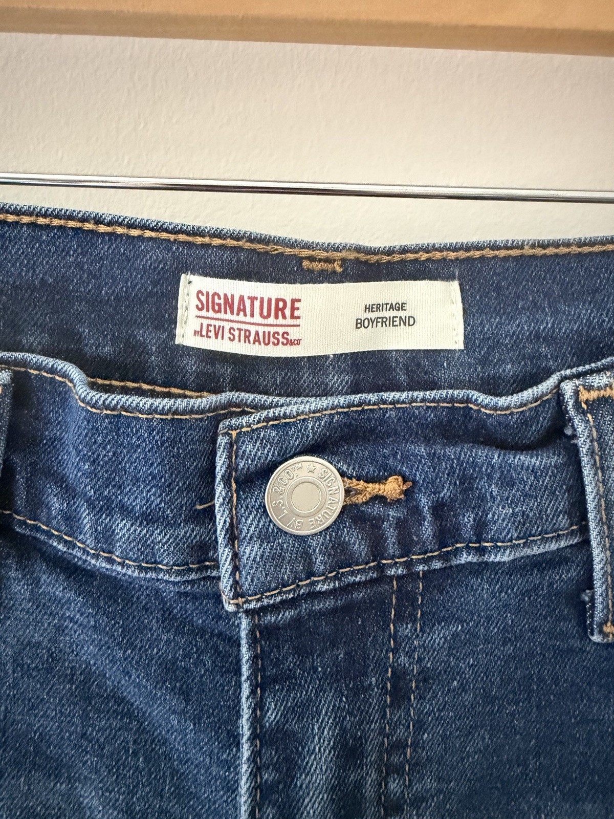 Signature Levi Strauss Heritage Boyfriend Women’s Cuffed Denim Cropped Pants 29