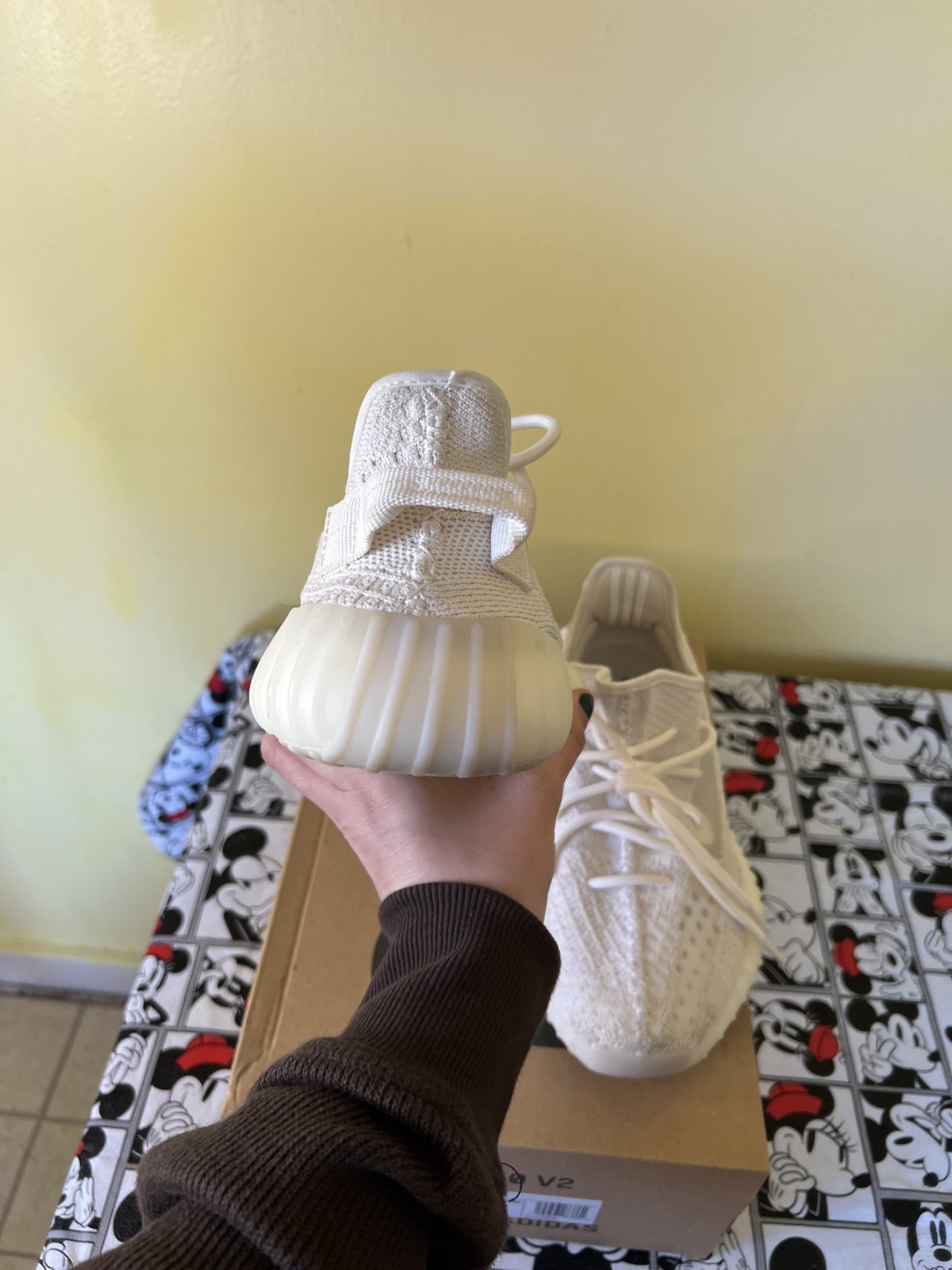 SIZE 6.5 – Adidas Yeezy Boost 350 V2 ‘Bone’ / USED WITH BOX
