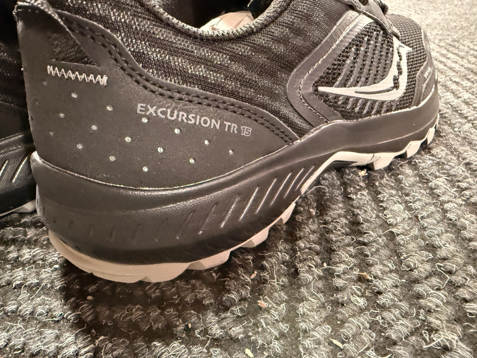 New Saucony Excursion TR15 Men’s Trail Running Shoes – US 7.5 Black / Shadow