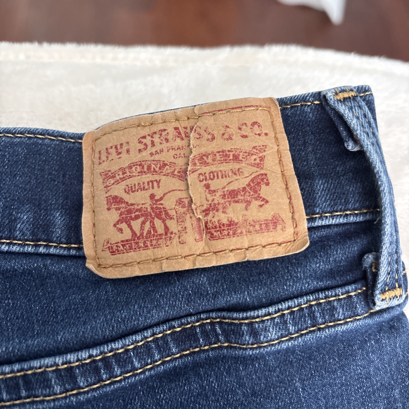 Women’s Levi’s 314 Shaping Straight Size 31