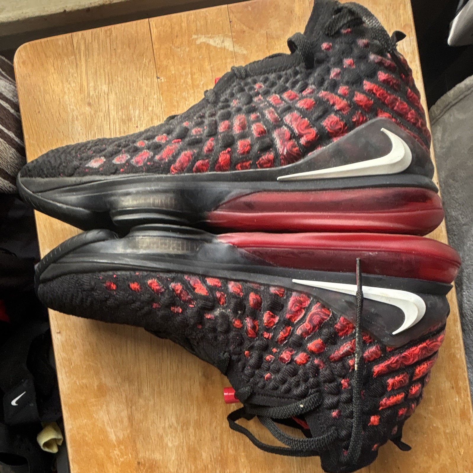 Nike Men’s Black/Red Solid Mid Top Lace-Up Basketball Athletic Sneaker Rubber