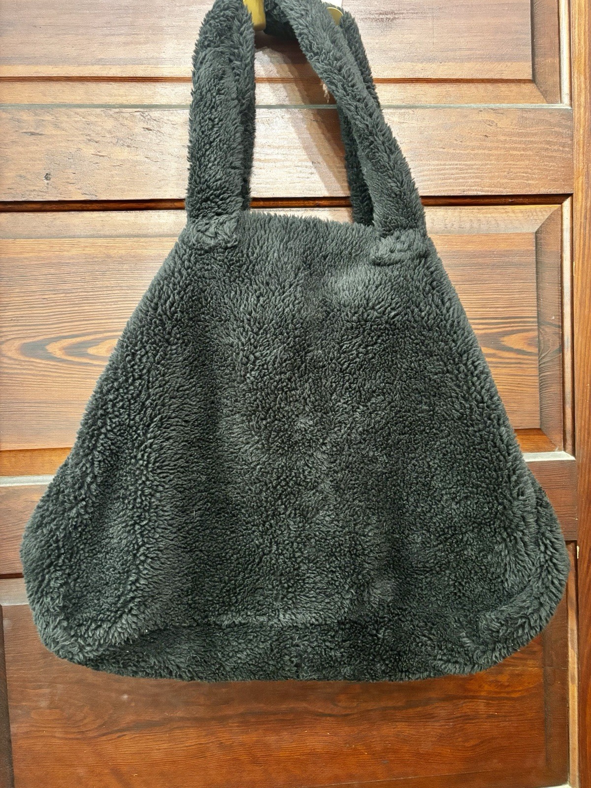 NWT Alo Yoga Black Sherpa Teddy Tote Bag, Logo Embroidered, Inner Pockets
