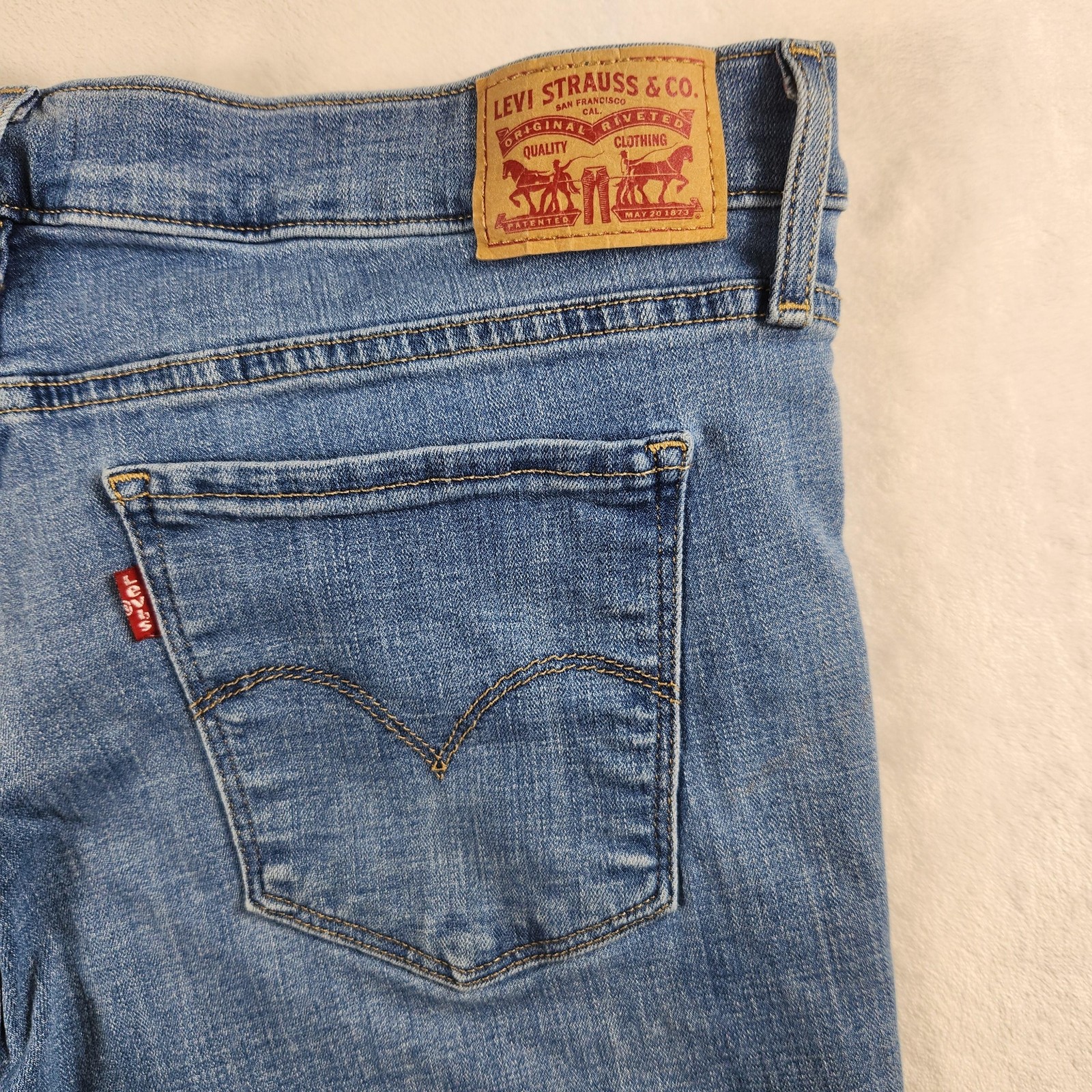 Levis Jeans Womens 32 Medium Blue 314 Shaping Straight Mid Rise Stretch Denim