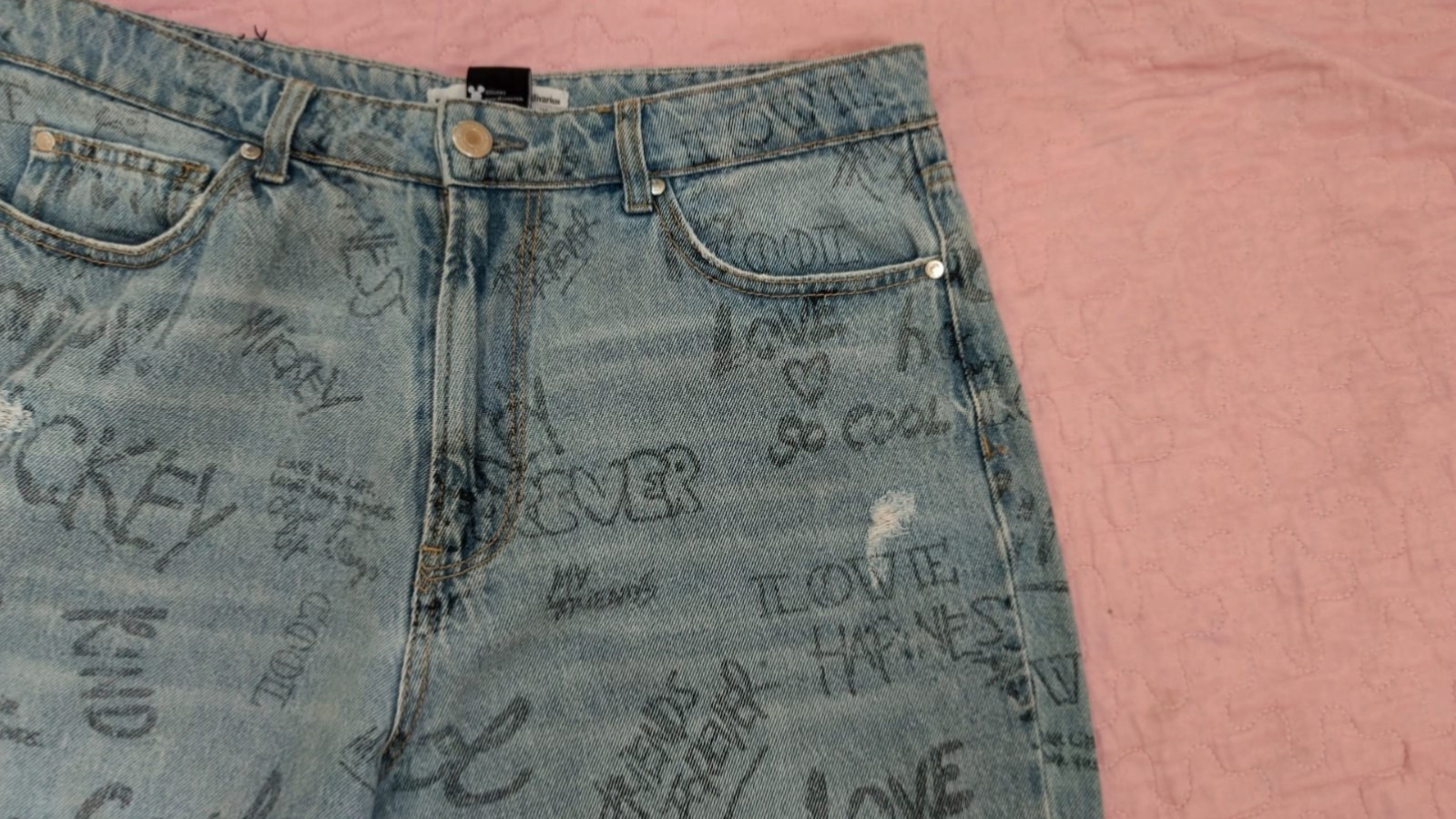 Disney Mickey Mouse Stradivarius Mom Jeans EUR 44 UK16 Graffiti Print