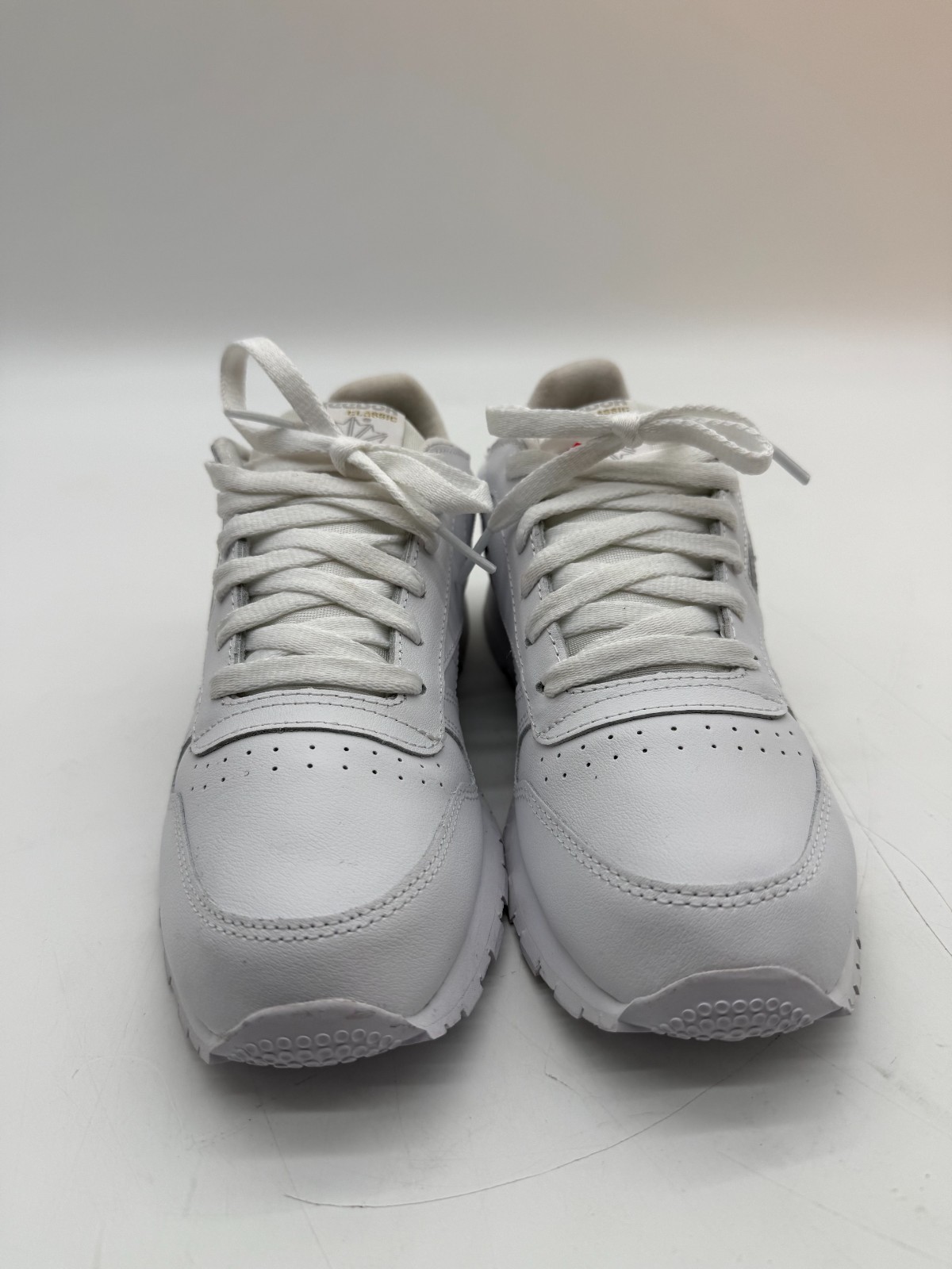 Reebok Classic Leather White Silver Metallic Men 6 Women 7.5 Sneaker 059503