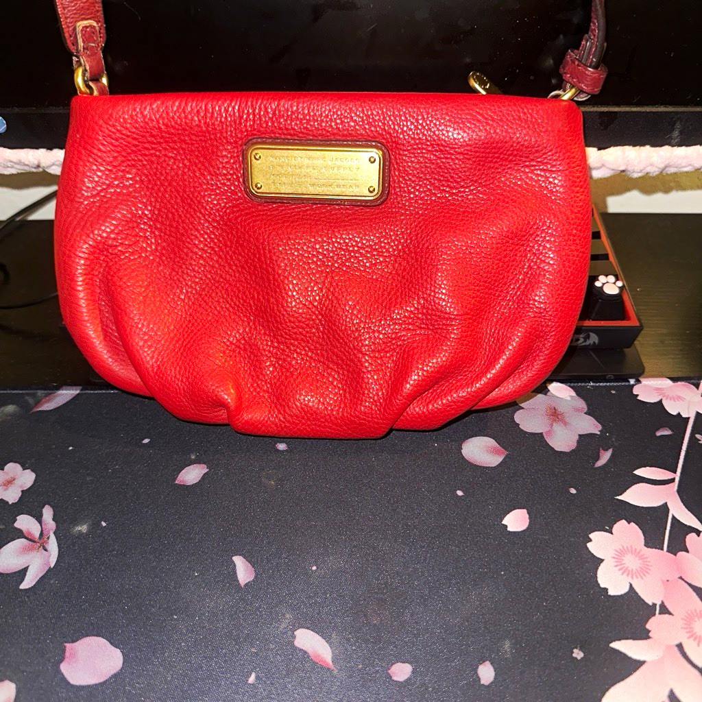 Vintage Marc by Marc Jacobs Small Red Pebbled Crossbody Zip Gold