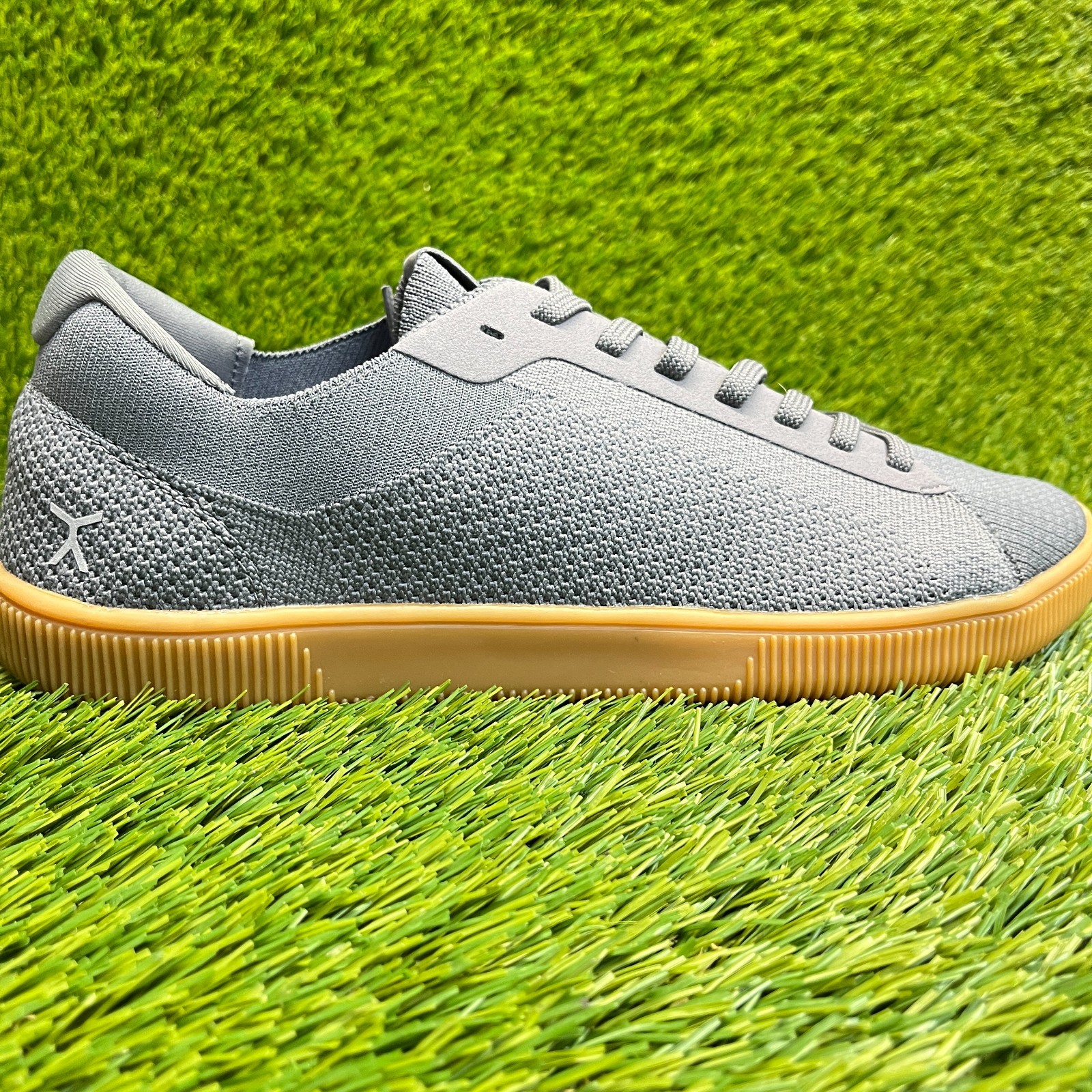 Flux Adapt Trainer Gray Gum Mens Size 10 Athletic Walking Knit Shoes Sneakers