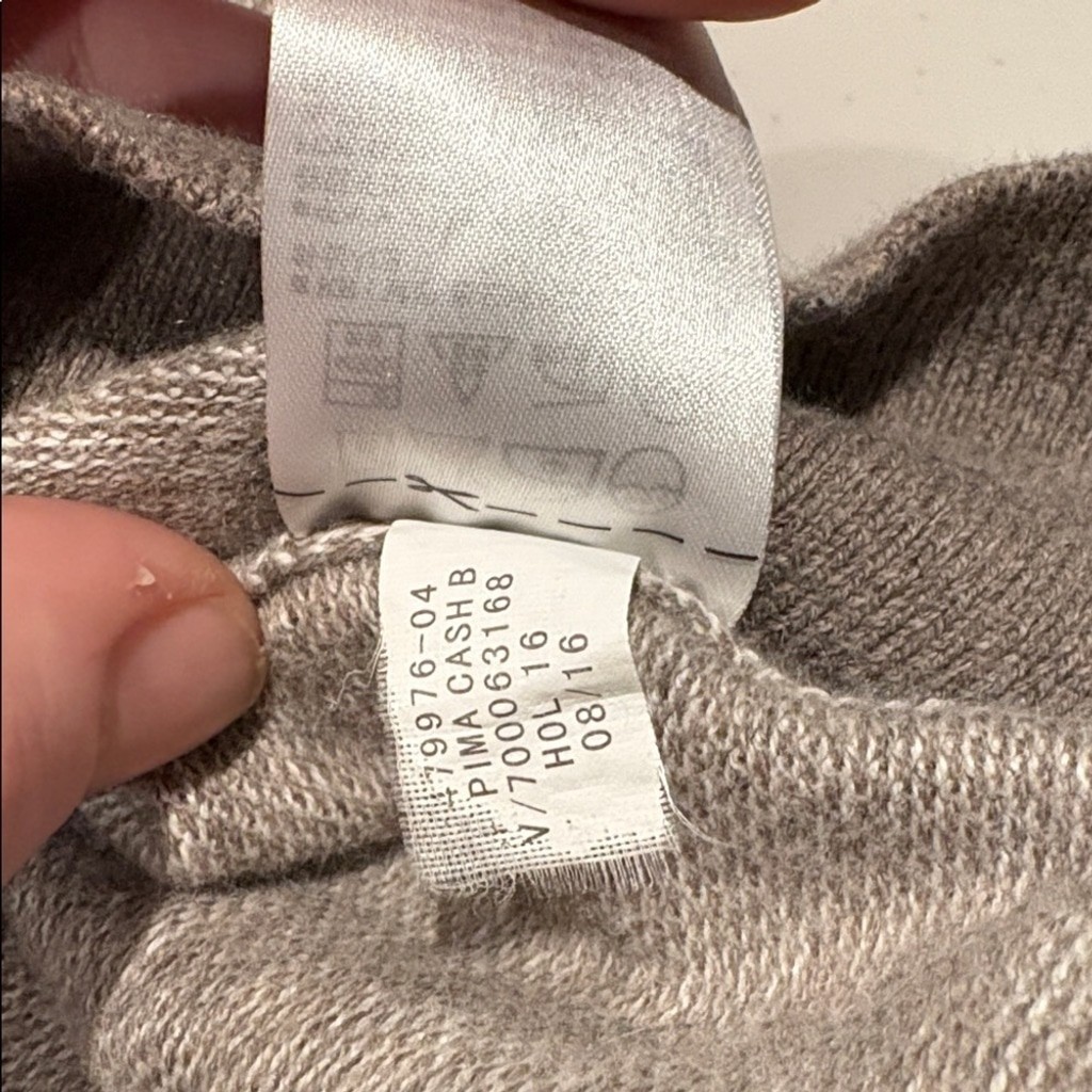 Banana Republic – Men’s Waffle long sleeve Cotton / Cashmere Sweater. Size Large