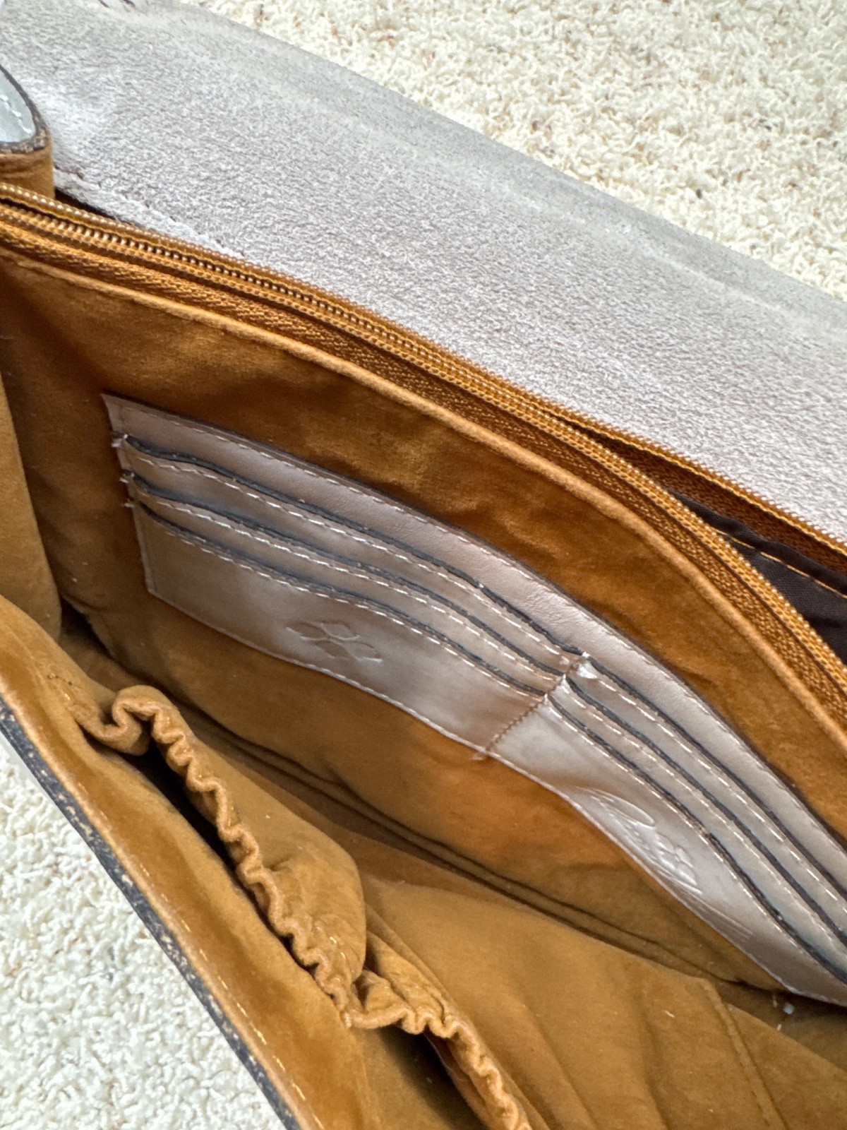 VTG Patricia Nash Ivory Gray Tooled Genuine Leathe Crossbody Purse 1008