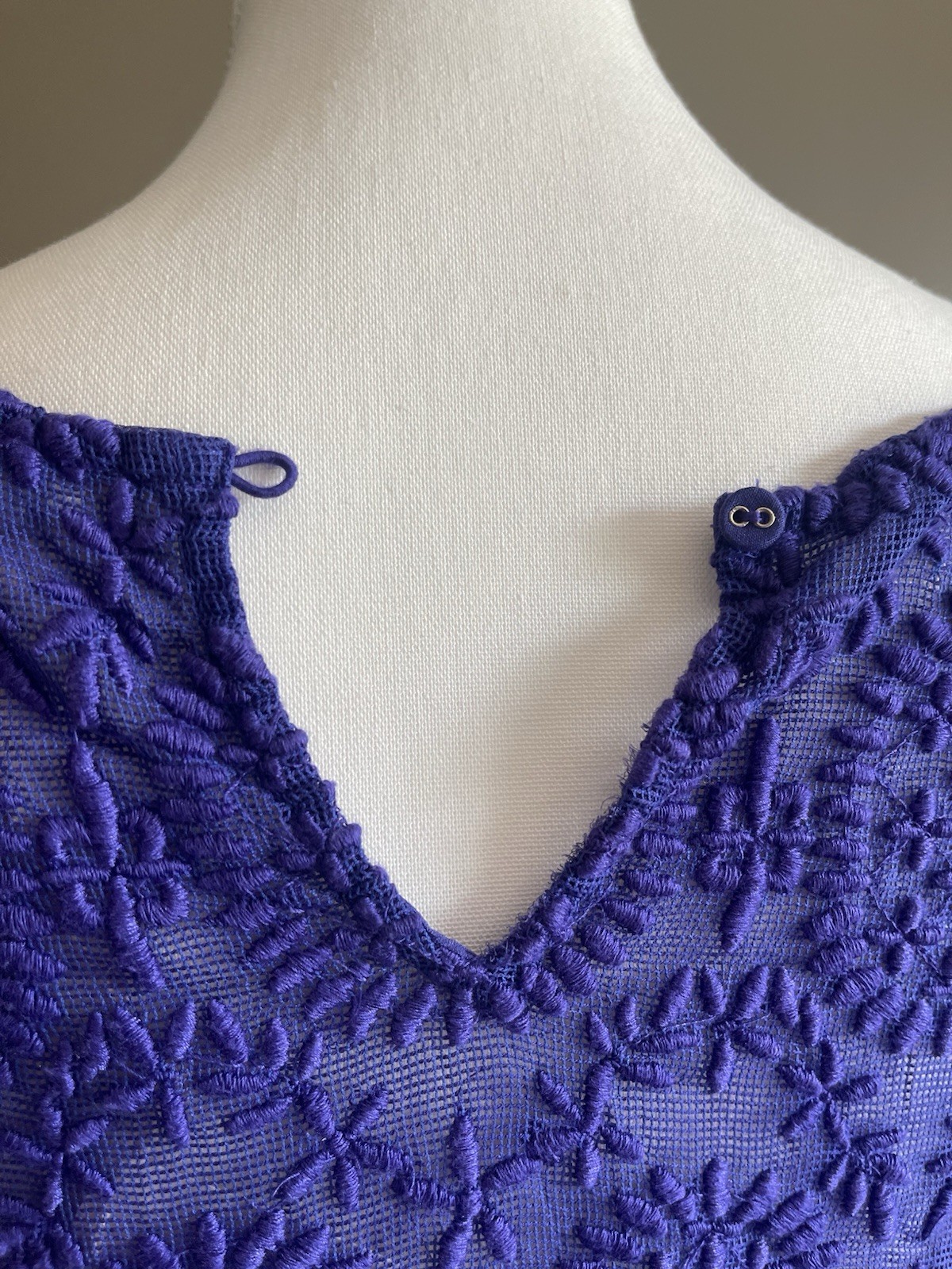 Sundance Woman’s Embroidered Long Ruffle Purple NWT Chiffon Maxi Dress Medium