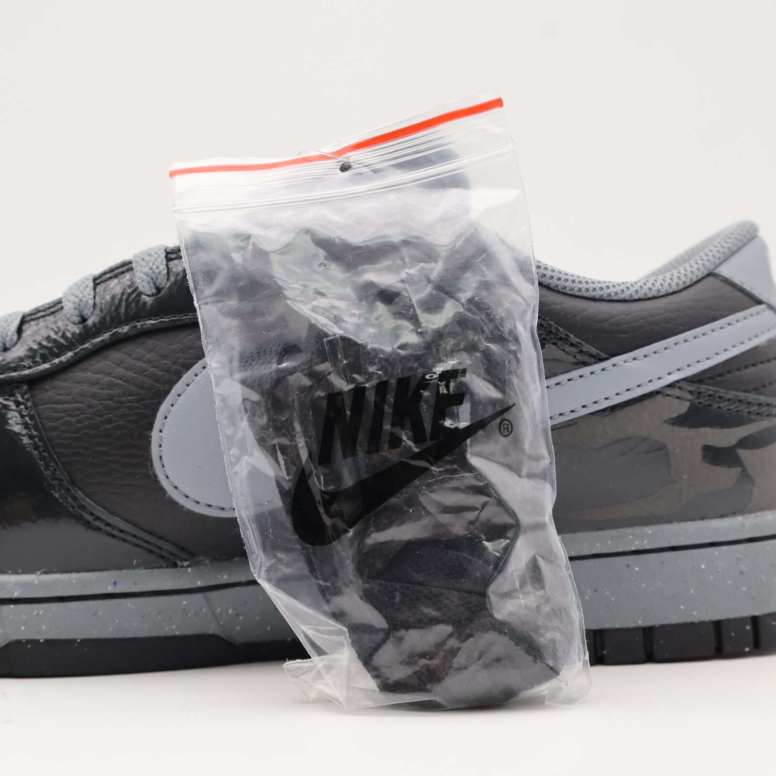 FZ3053-001 Nike Dunk Low Retro Berlin Black and Off Noir (Men’s)