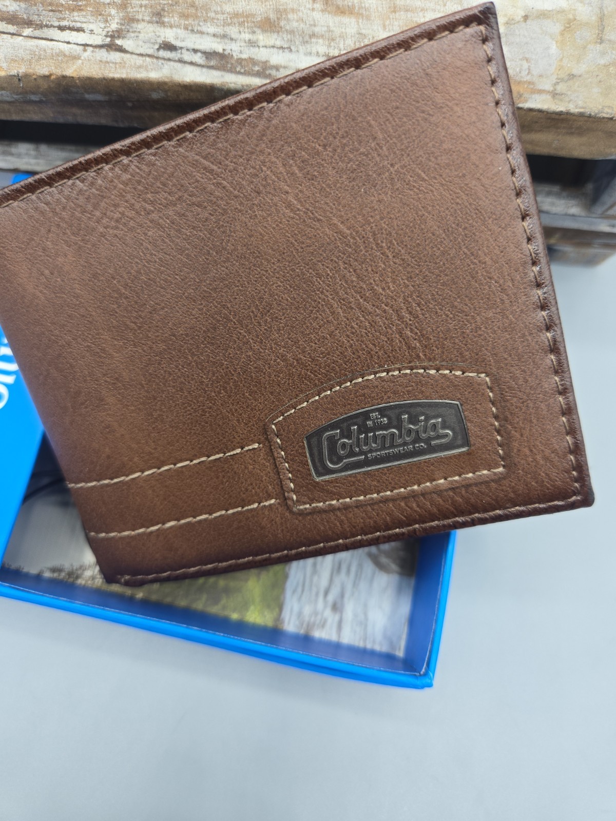 Columbia Bifold Men’s Wallet Brown 4.5×3.5 Inches Coated Leather