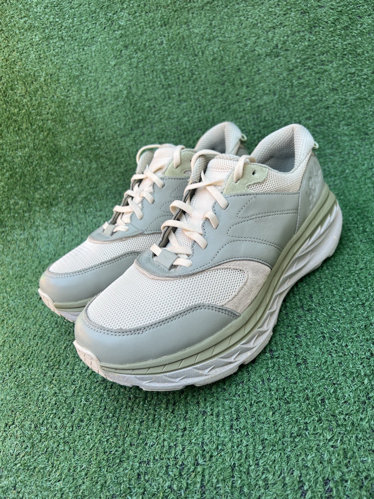 Hoka Bondi L Barley Oat Milk 1110538-BYT Men’s Size 10 Women’s 11 Pre-owned