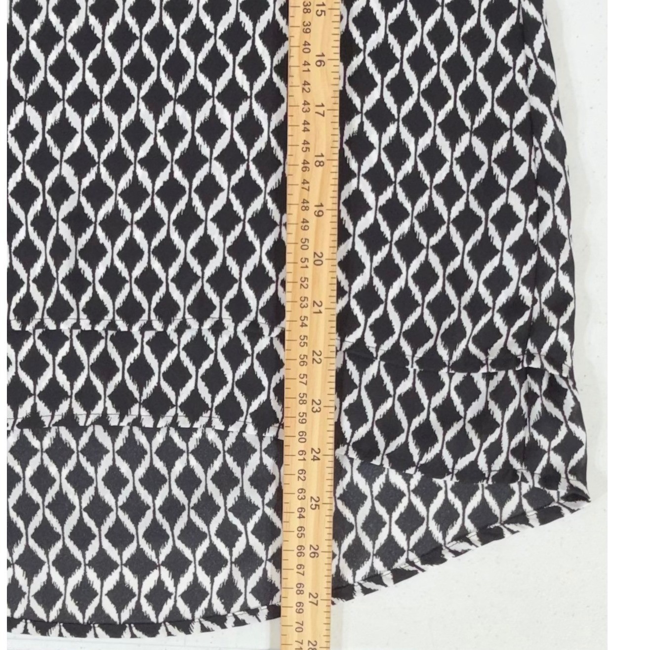 Chicos Blouse Size 1 or Medium Black White Ikat V-Neck Tunic High-Low Layered