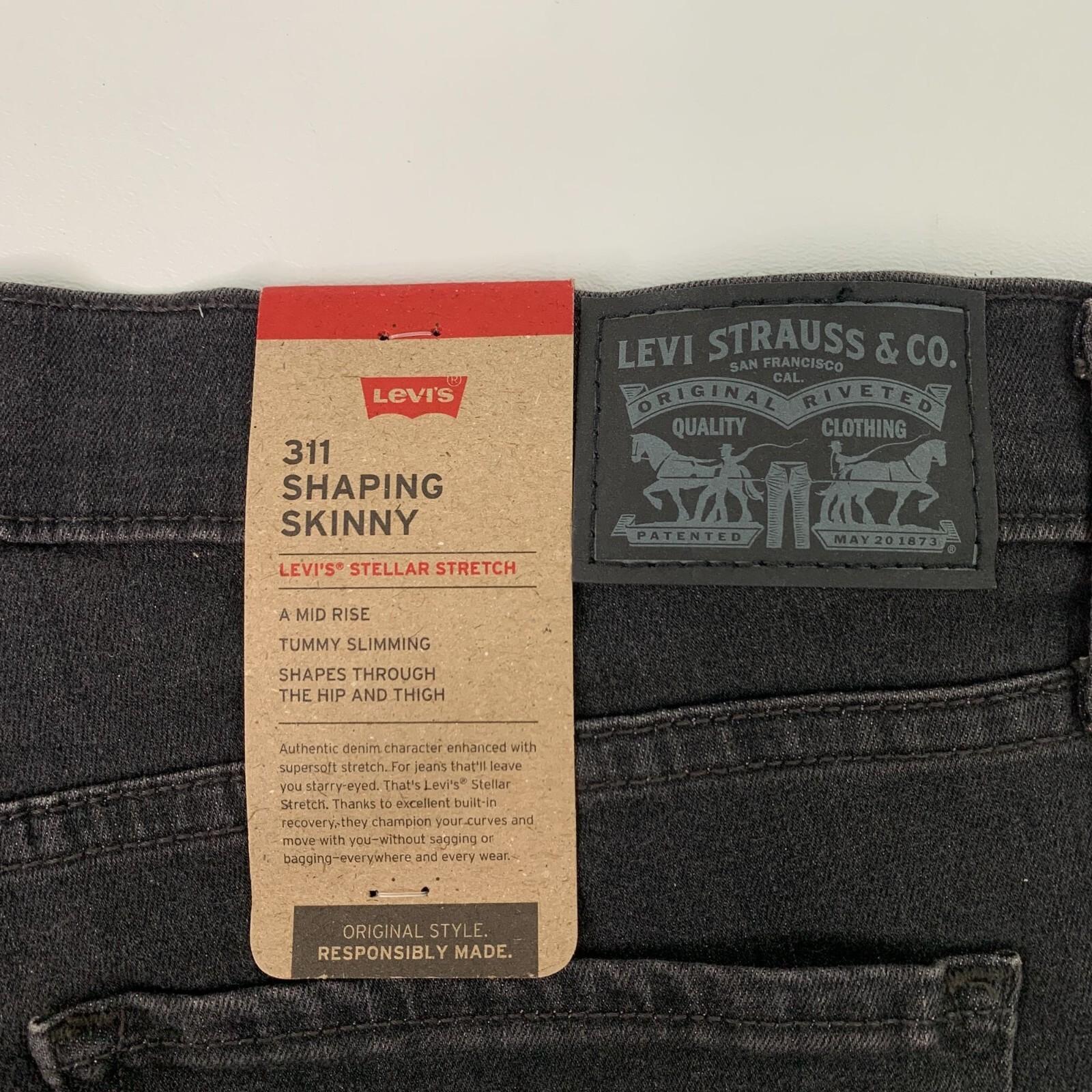 Levi’s Womens Jeans Size 16 Stretch Denim 311 Shaping Skinny Jeans Black W33 L30