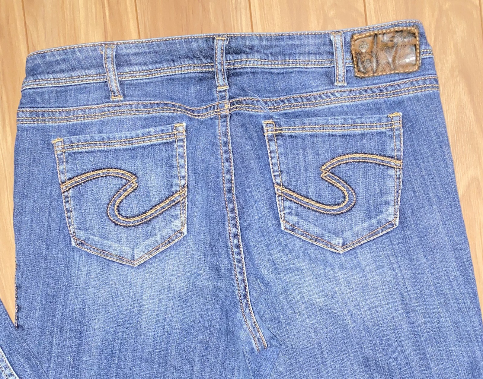 Silver Jeans Suki Mid-Rise Bootcut Jeans – Size 16/33L – Blue – Excellent!