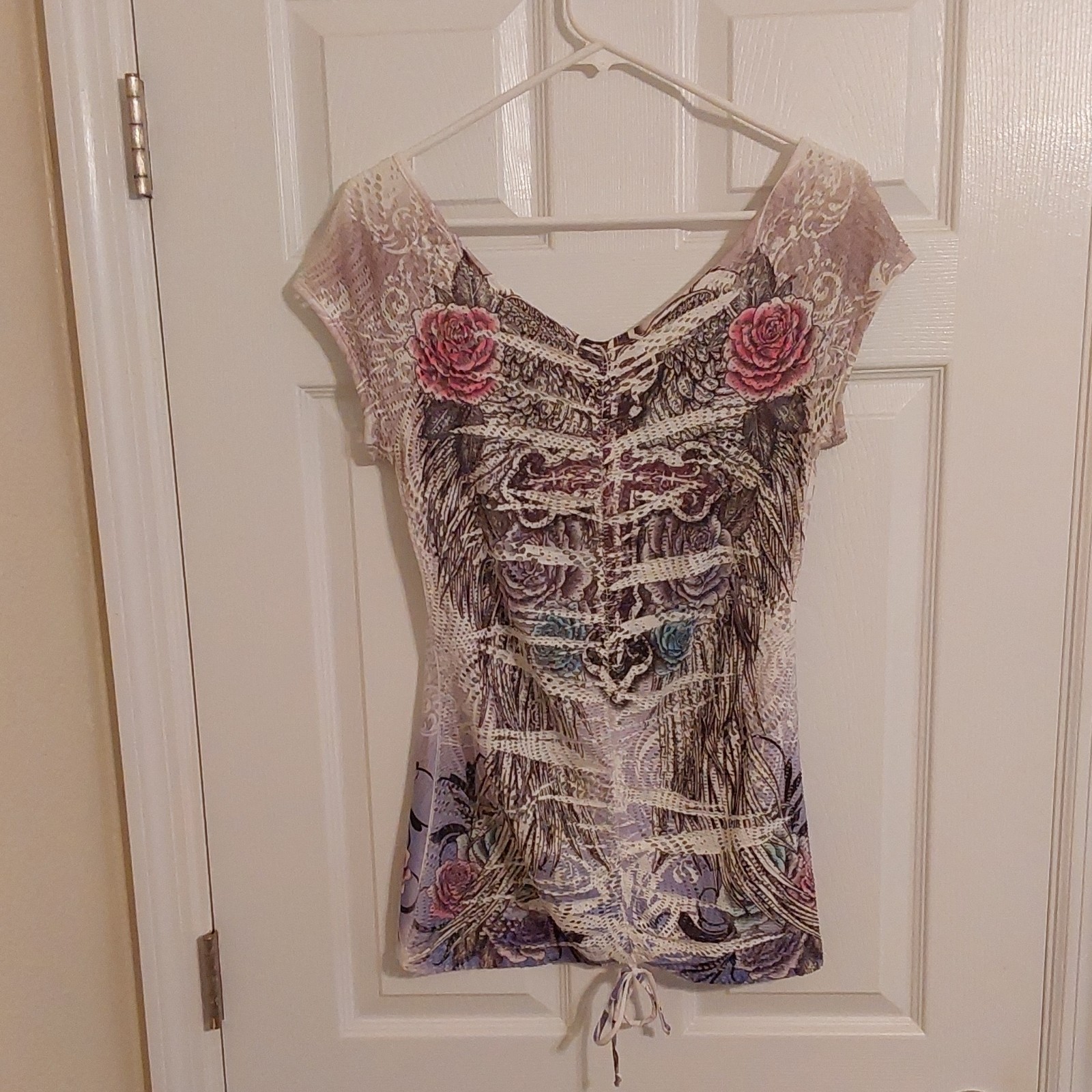 Body Central Women’s M Multicolor Floral Lace Cap Sleeve V-Neck Rhinestone Top