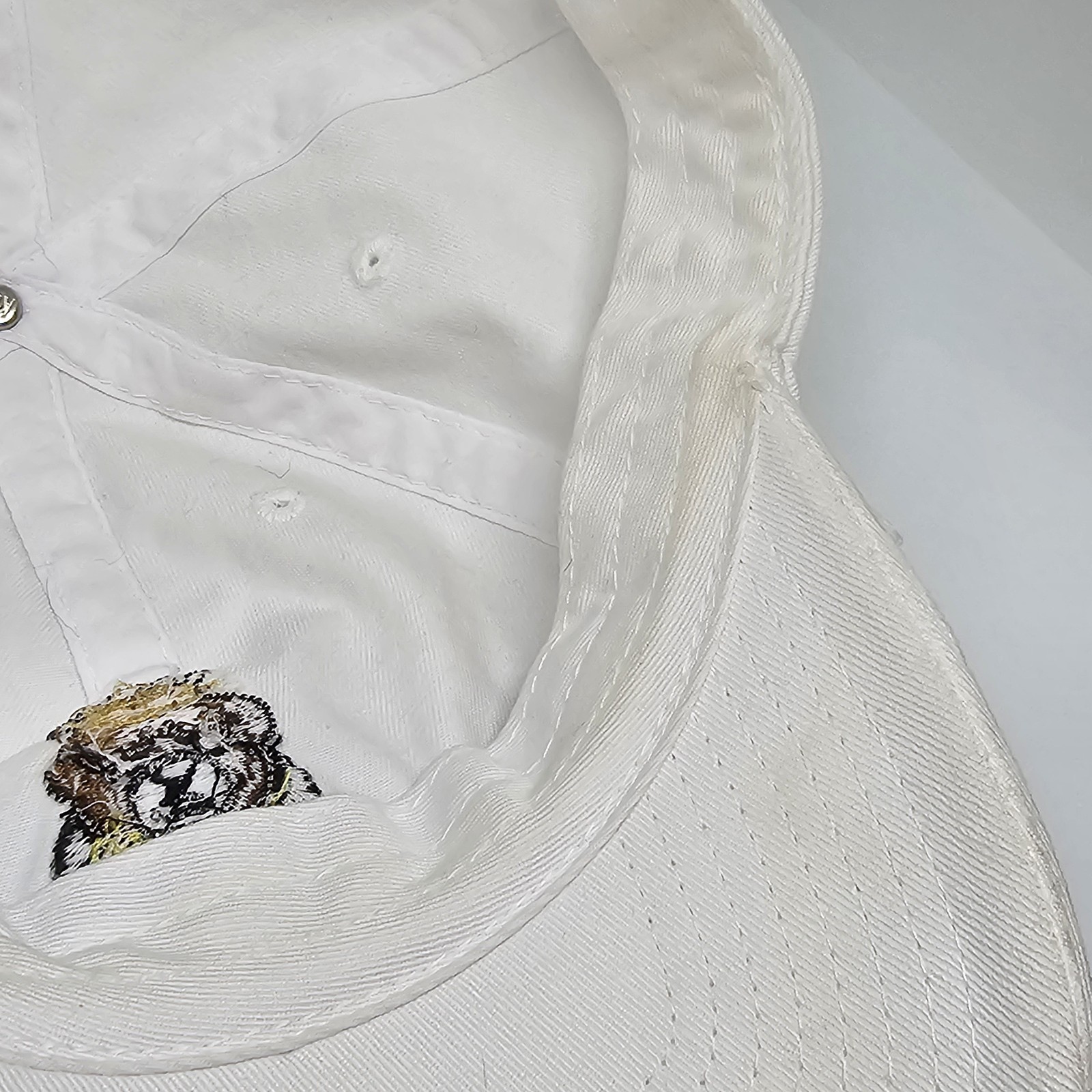 KBETHOS King Papa Bear Distressed 6 Panel Hat White Distressed