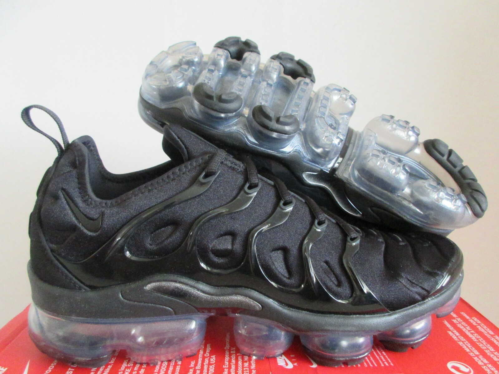 WMNS NIKE AIR VAPORMAX PLUS BLACK-BLACK-ANTHRACITE SZ 9.5 [DH1063-001]