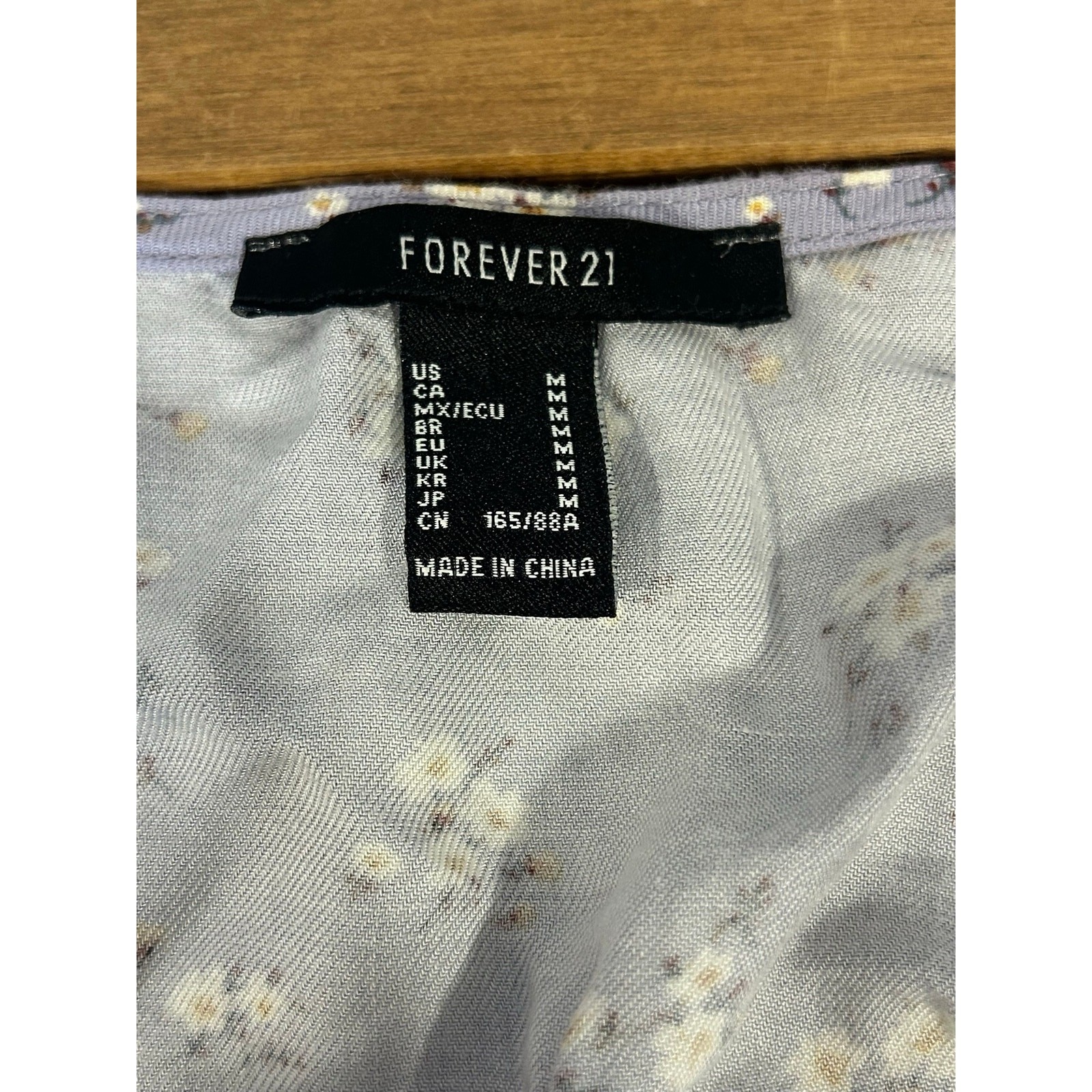 FOREVER 21 Sz M Purple Dainty Floral Deep V Neck Crop Flutter Cap Sleve Feminine