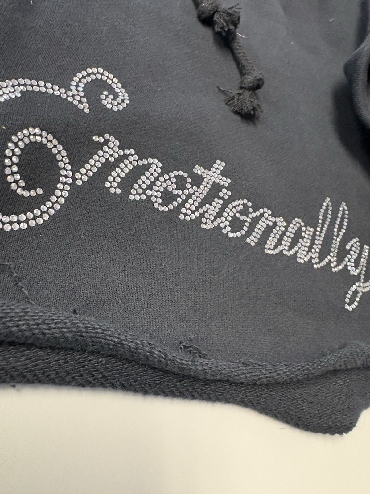 Emotionally Unavailable Rhinestone Logo Sweat Shorts Black Men’s Small NWT