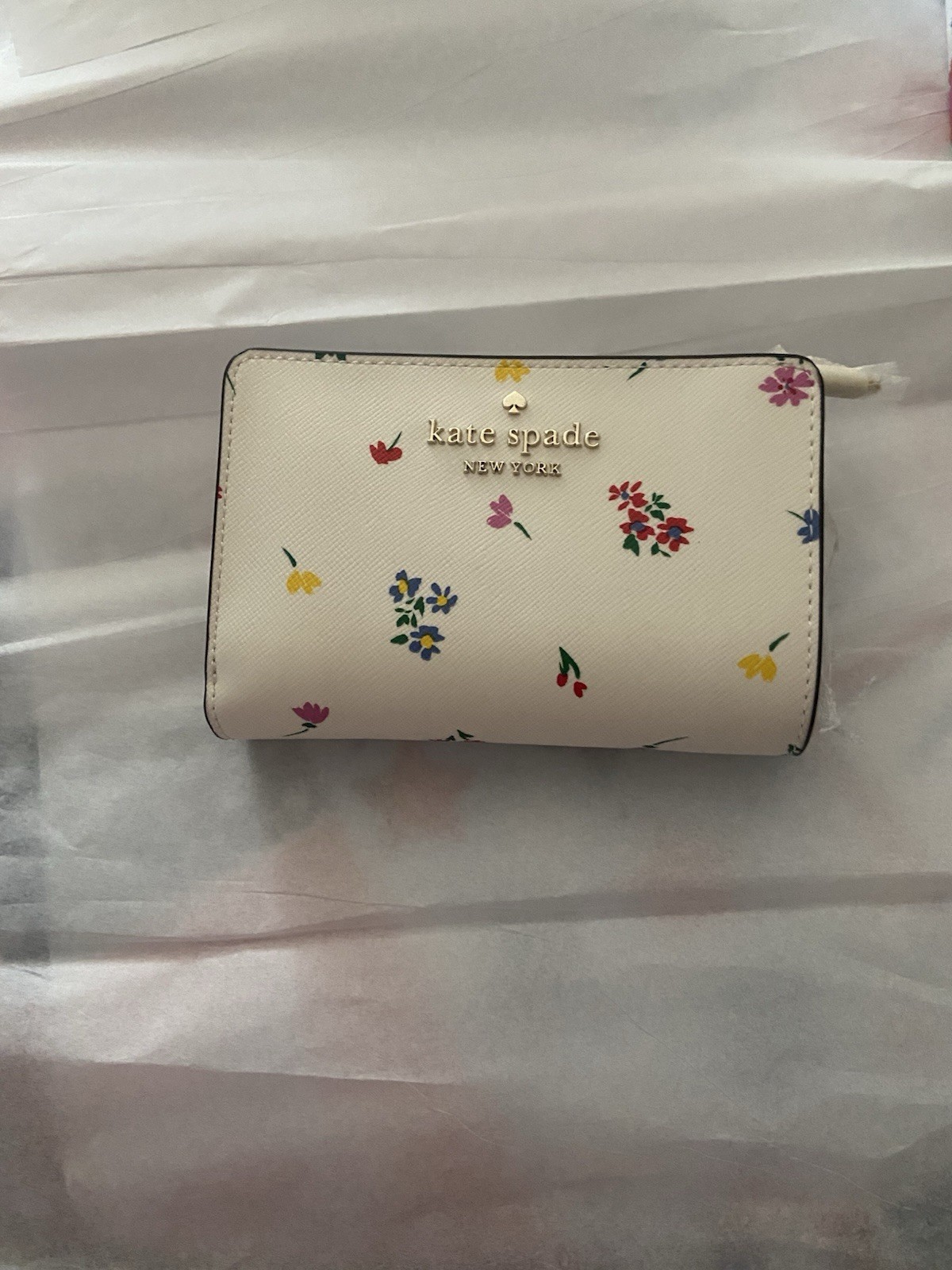 Kate Spade New York Staci Women’s Wallet New In Box Cream And Floral