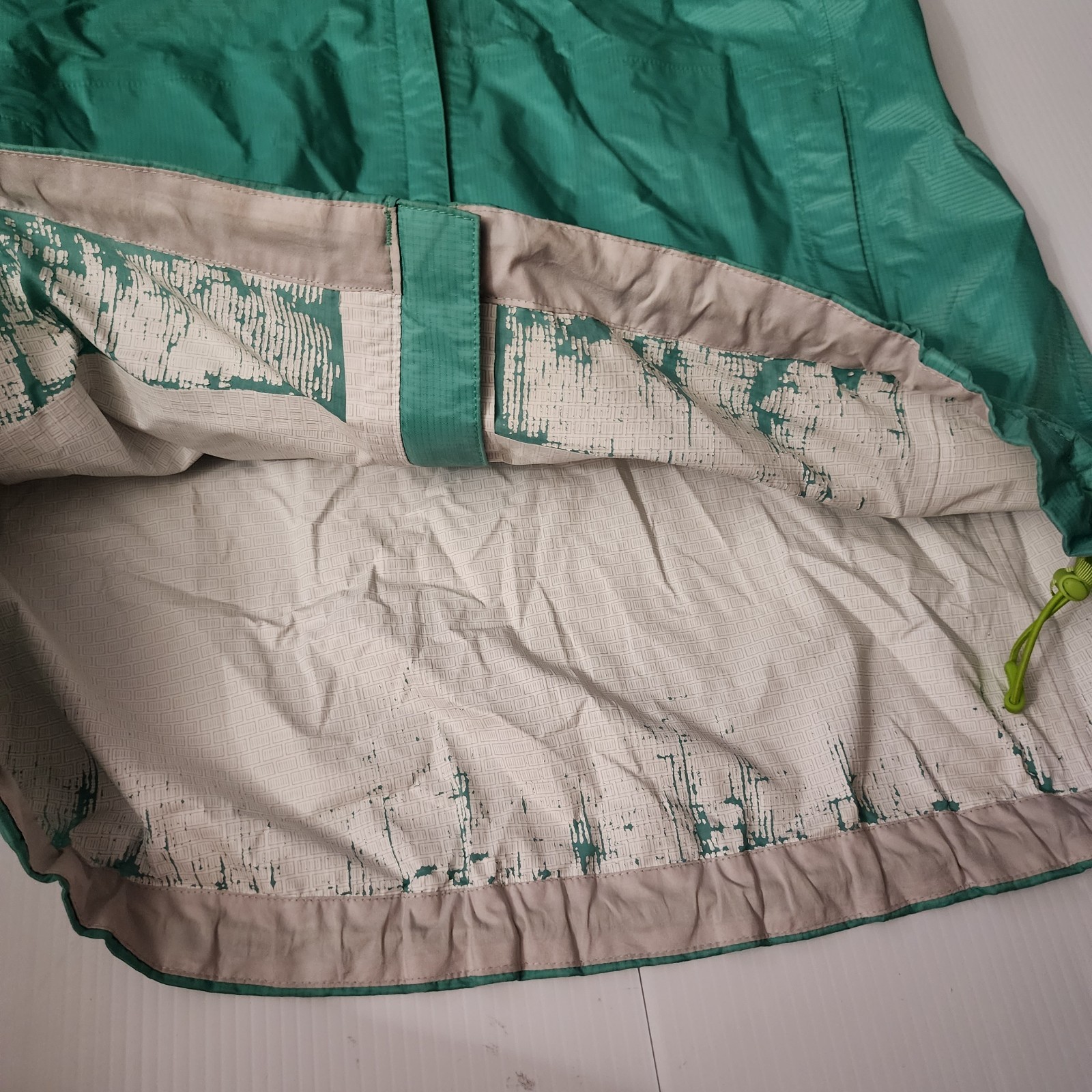 Patagonia Torrentshell Rain Jacket Light Green Color Waterproof Womens X-Large