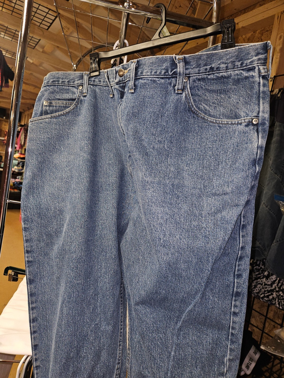 Wrangler Authentic Jeans Classic Fit 48 x 30 – 25% Off 5+ Items
