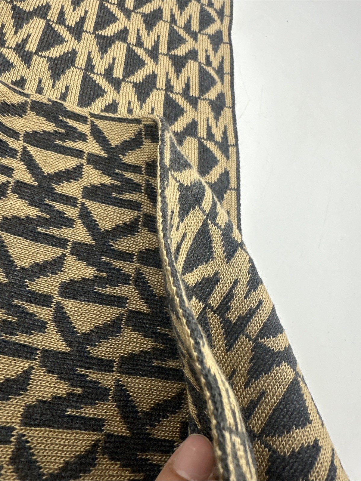 MICHAEL KORS KNITTED FABRIC,ACRYLIC CAMEL+BLACK SCARF,SHAWL,WRAP