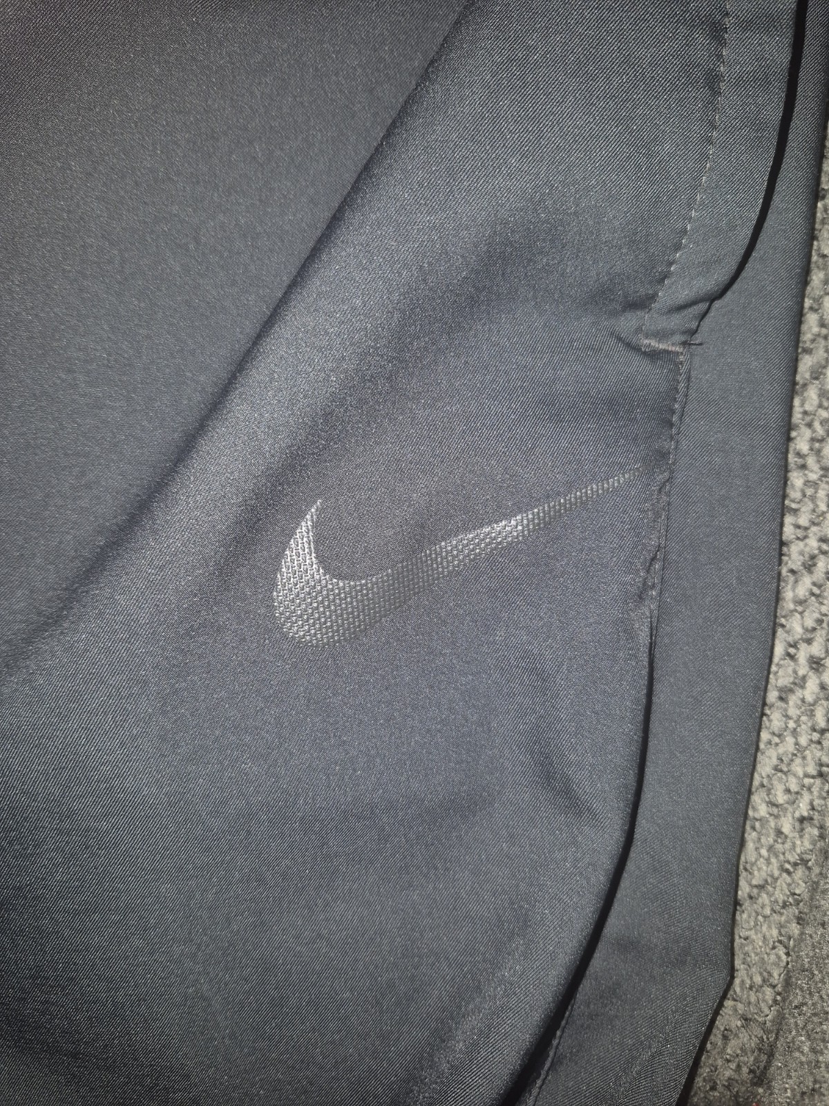 (Size Large)athletic jogger pants featuring an elastic waistband