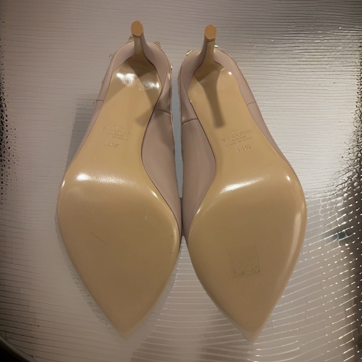 New Valentino Garavani Nude Rock Stud Heel Boot Pump 38.5 Sold Out $1150 Retail
