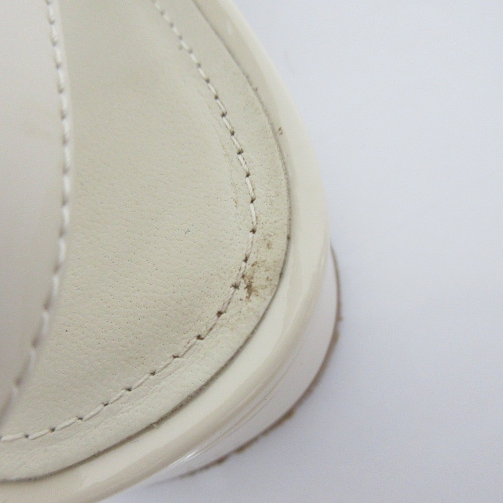 Ferragamo patent leather pumps, size 6 (approx. 9.3 inches), white. Women USED