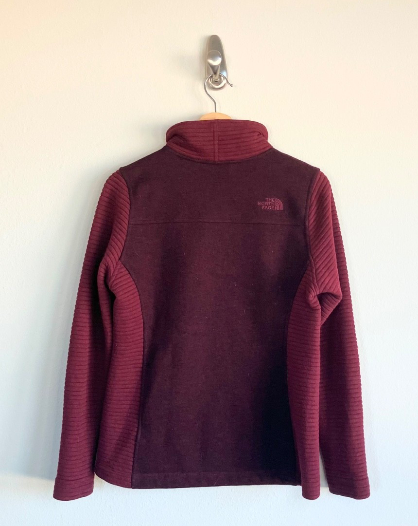 The North Face Burgandy Fleece Jacket ( Women’s ) Size Medium