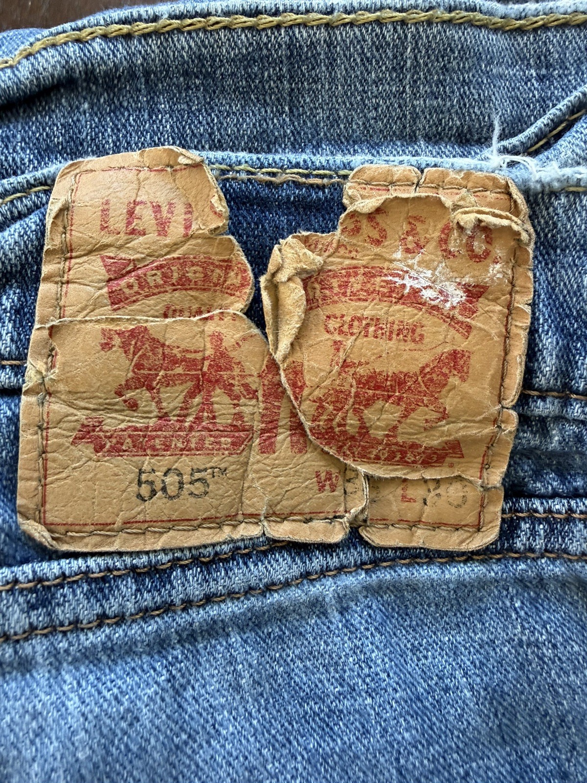 Levi’s Men’s 505 Series Regular Fit Straight Leg Blue Denim Jeans Mid Rise