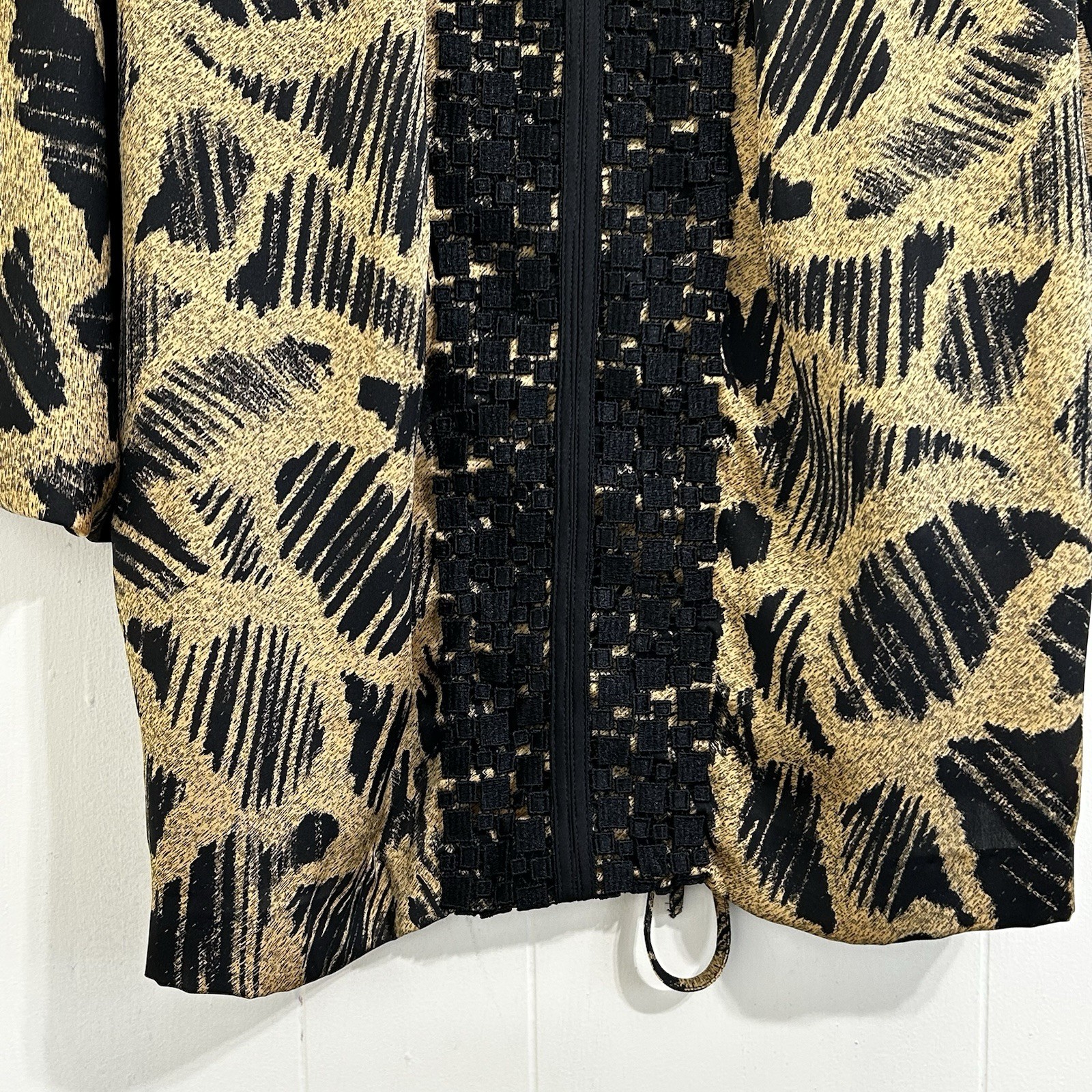 Dana Buchman Blouse Top Size Large Black Gold Animal Print Dolman Sleeve Top.
