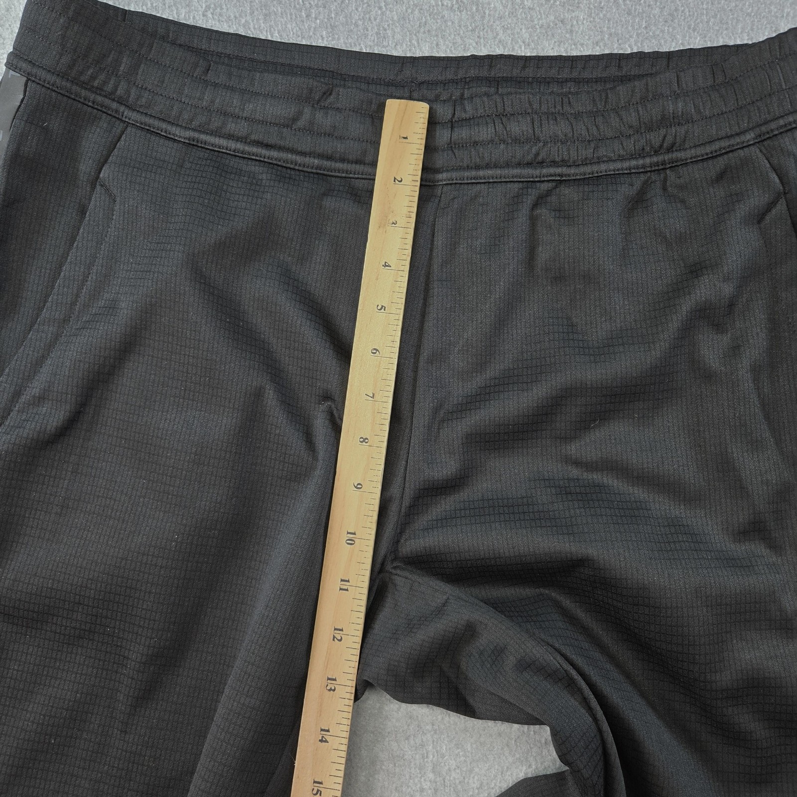 The North Face Shorts Mens L Black Fleece Polyester Elastic Waist 10in