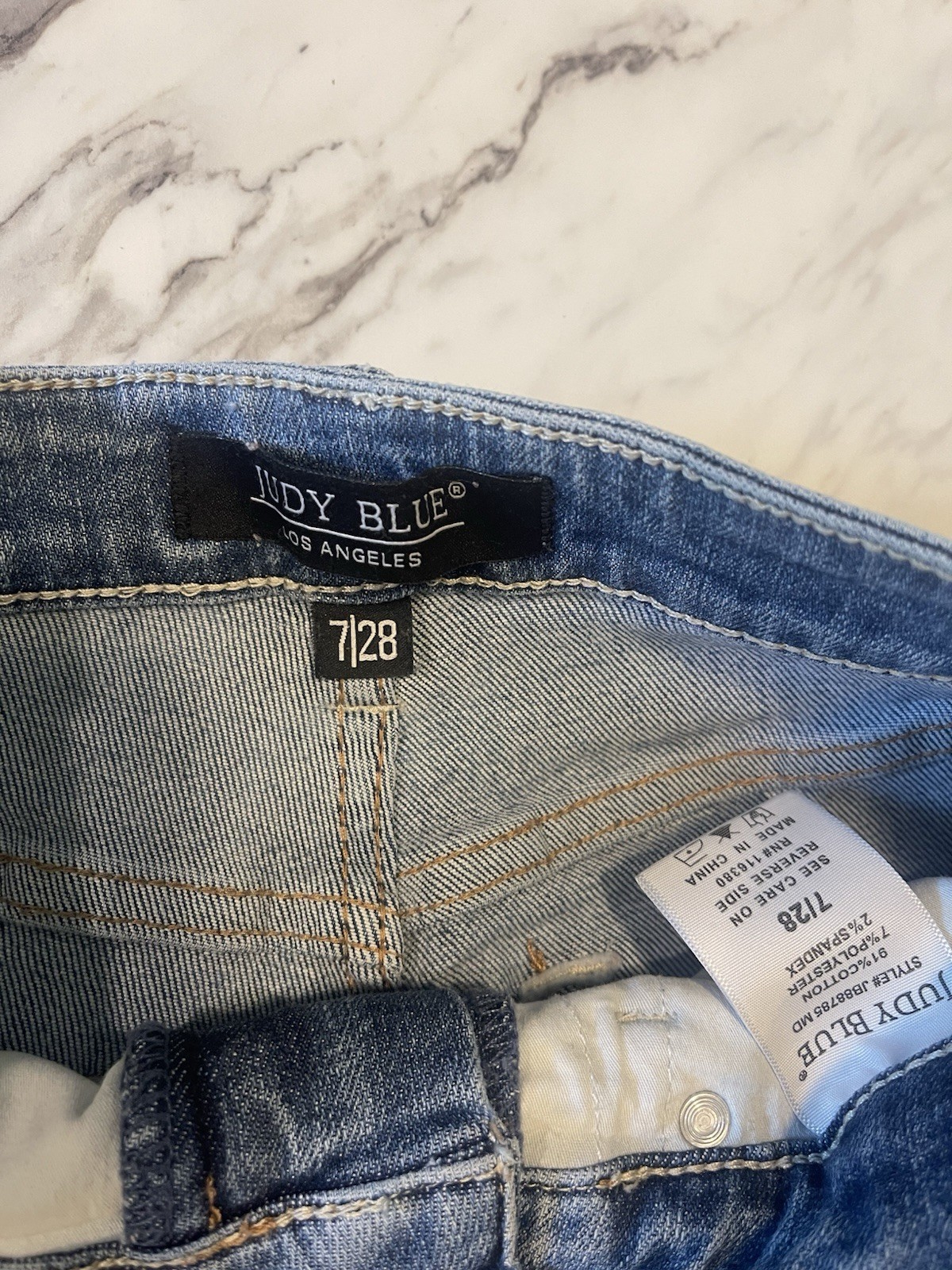 Judy Blue High Rise Straight Fit Jeans. 7/28