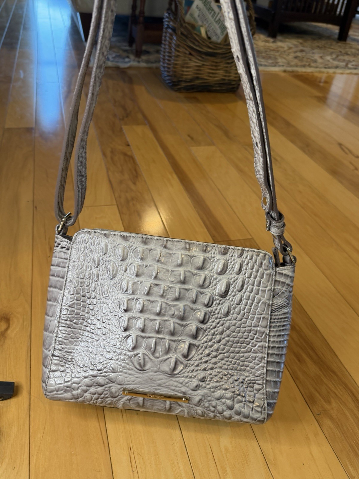 Brahmin Melbourne Gray Croc Embossed Leather Shoulder Bag Purse Gold Hardware