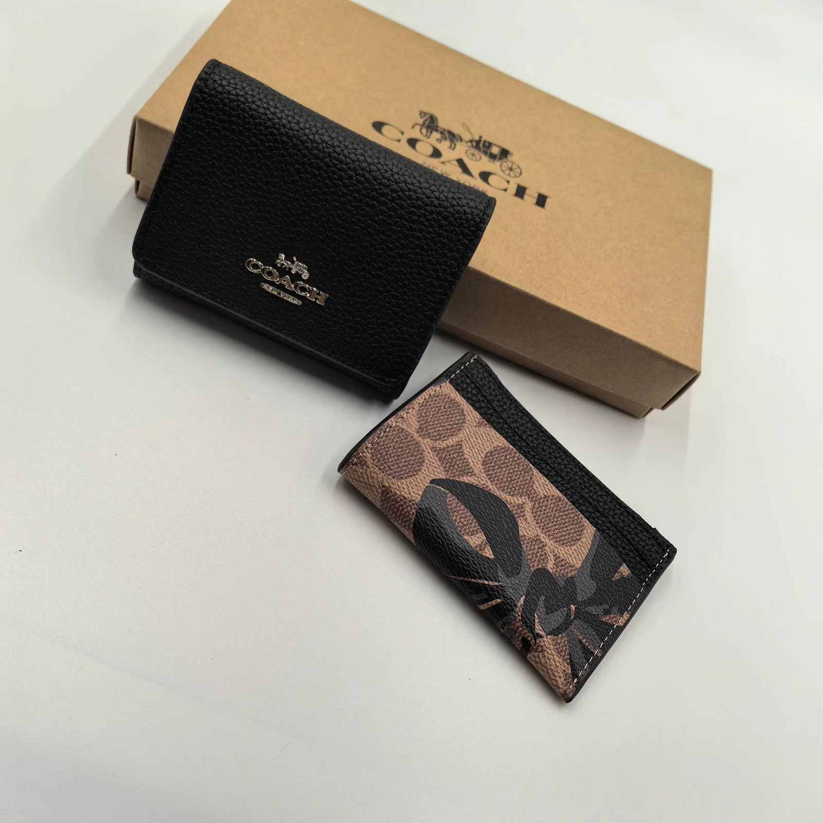 Coach 2 in 1 Card Holder Wallet In Signature Canvas With Bow Print CZ447