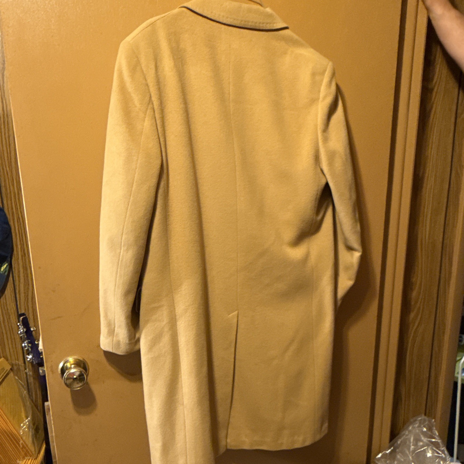 Le Chevron Men’s Beige Long Overcoat Size 100% Cashmere Lined Button