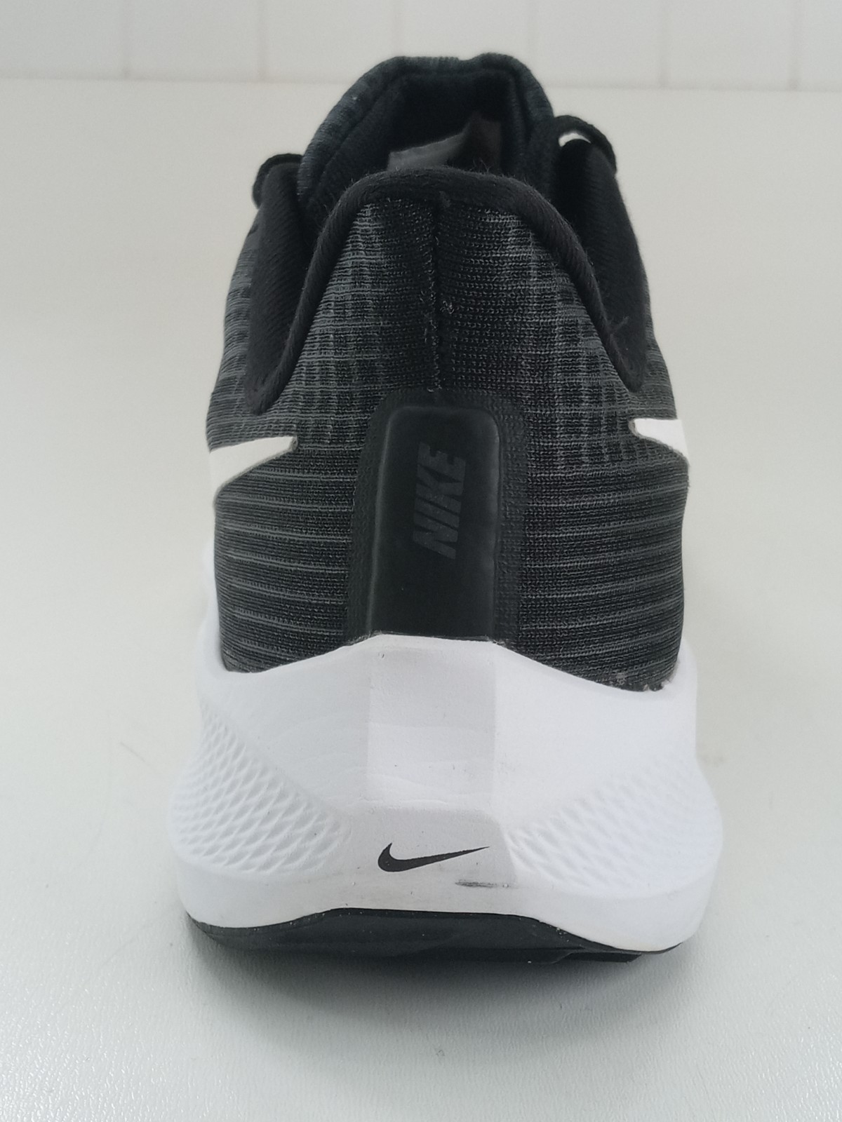 Nike Air Zoom Pegasus 39 Men Black White Running Shoe Sneaker DH4071-001 Sz 10.5