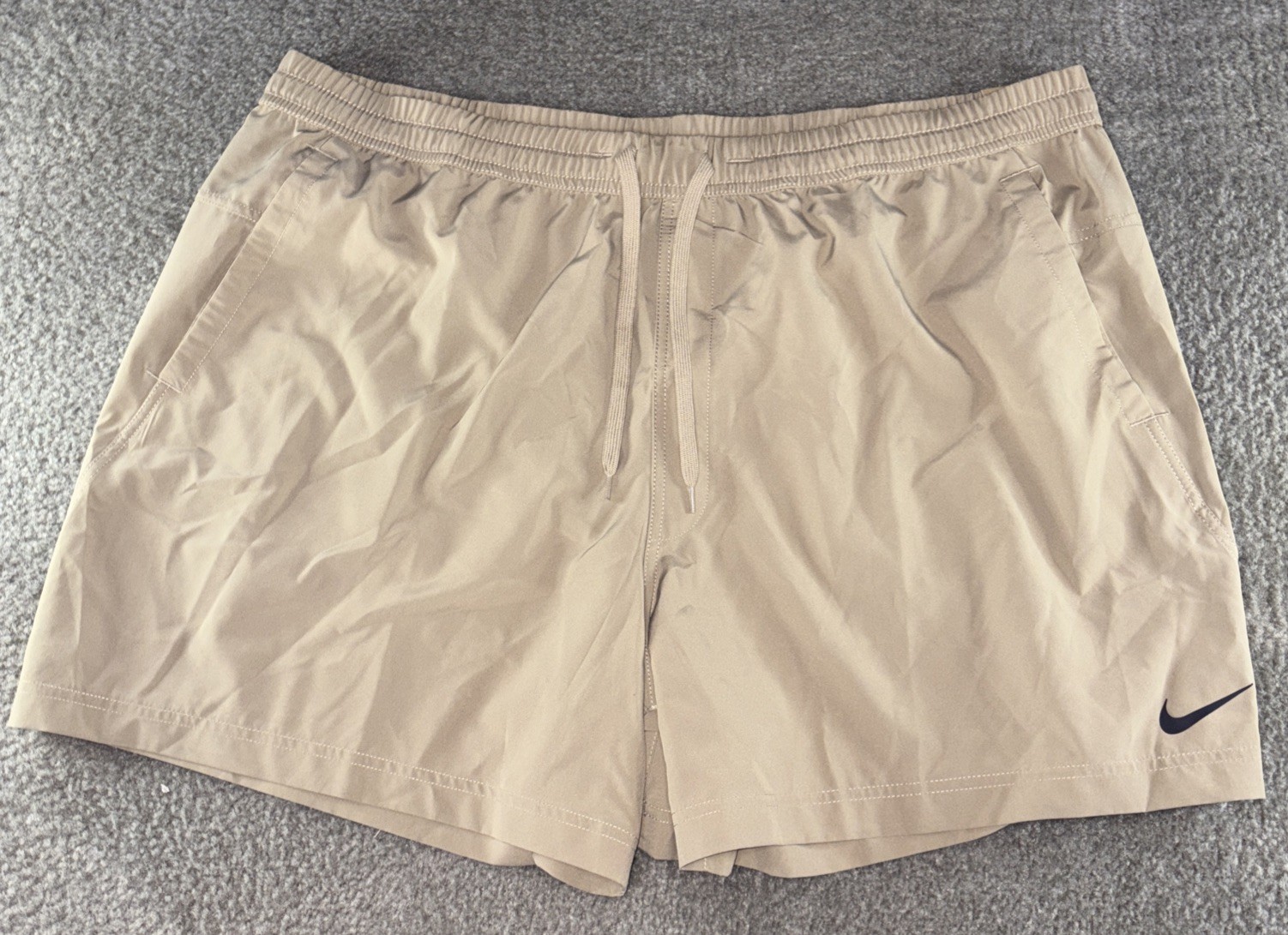 Nike Form Dri-FIT 5″ Unlined Versatile Shorts Size XXL Khaki Brown FN4347-247