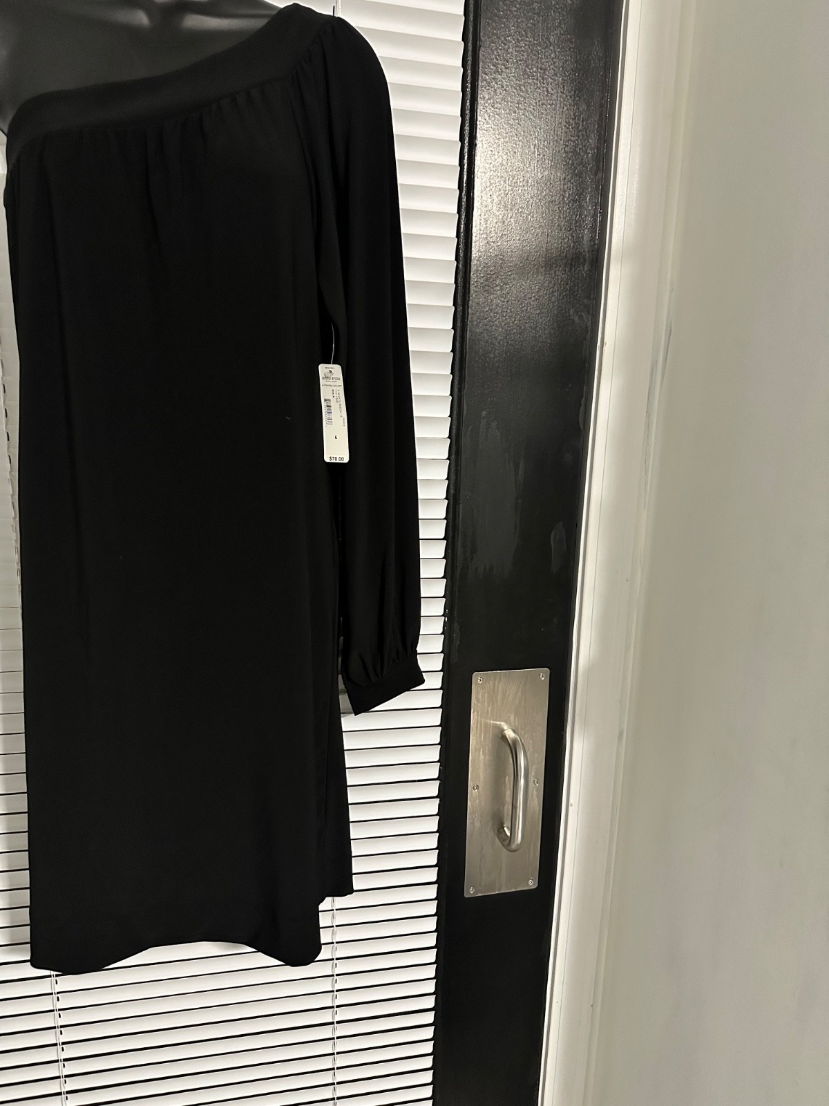 Black Sexy Dress /Off the shoulder NWT (6). A dress for all occasion
