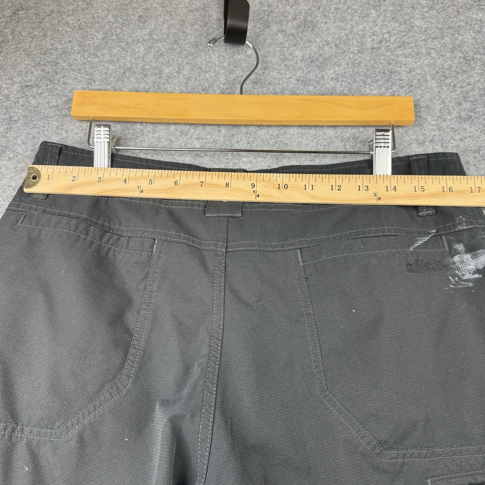 Kuhl Silencr Kargo Shorts Mens Sz 34 Hiking Outdoor Zip Pocket Black Paint Splat