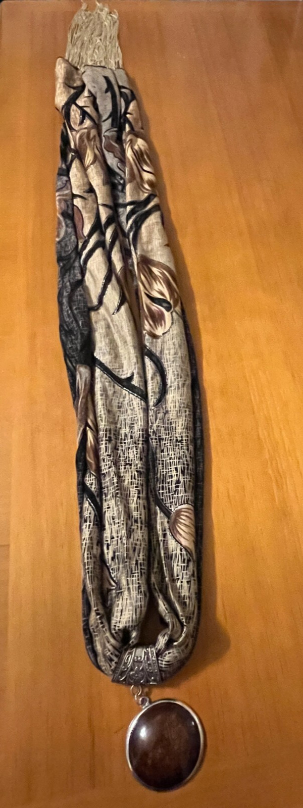 UNKNOWN MAKER FRINGED TASSELS SHAWL WRAP SCARF 76 X 17 IN W/CABOSHON PENDANT