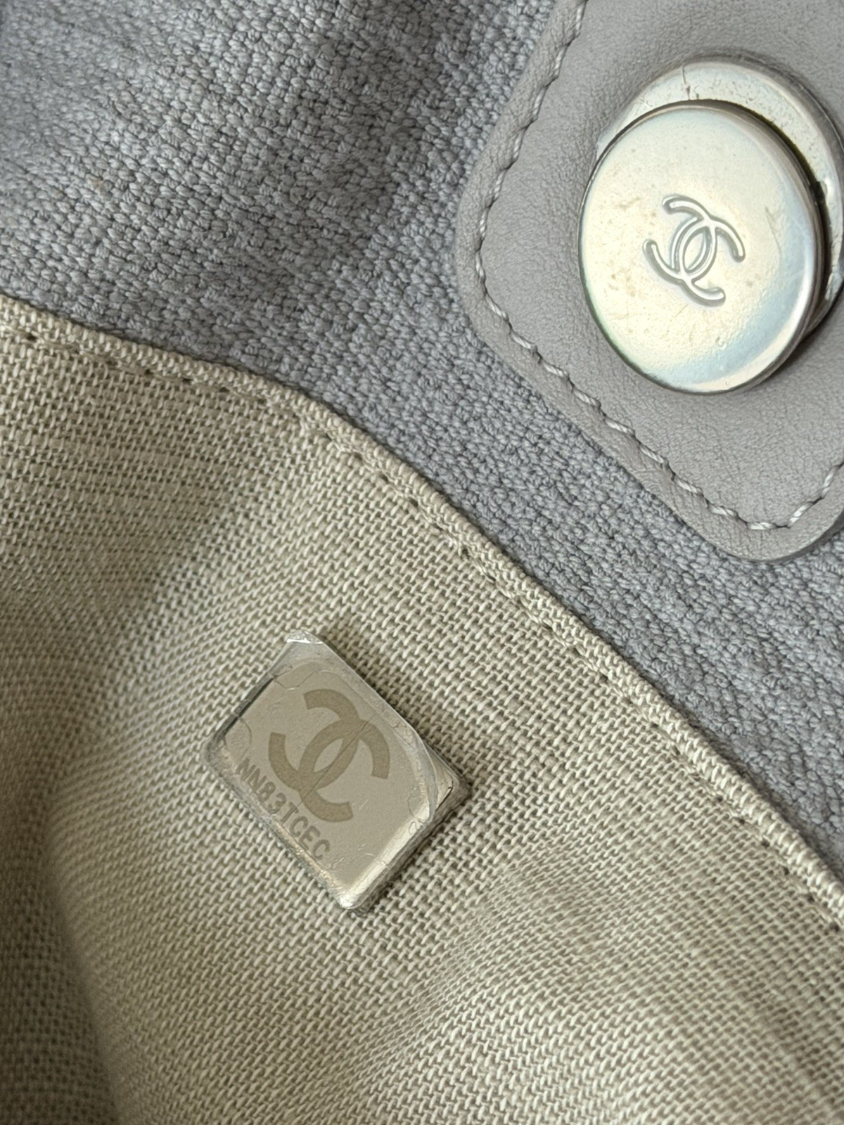 22B CHANEL Deauville Large Light Gray Tote Bag with Wallet (Preowned Excellent)