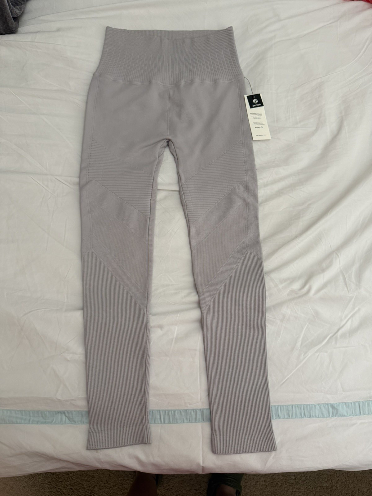 Avocado Los Angeles Ribbed Opaque Legging Seamless Light Lavender NEW WITH TAGS
