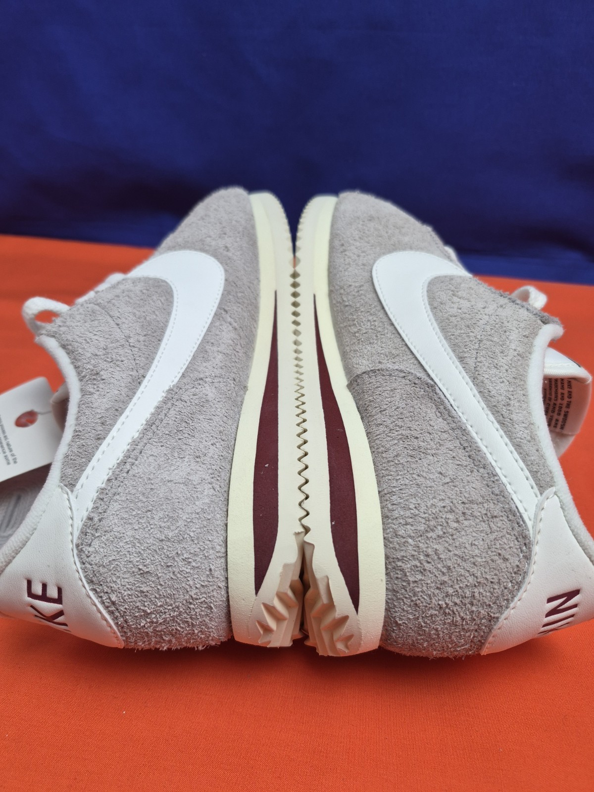 Nike Cortez SE HF3142-001 Suede Sneaker College Grey Team Red Men’s