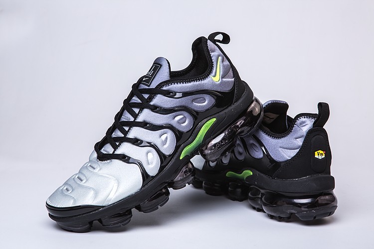 Gradual Silver Grey Nike Air Max Plus TN Mens Air Running Shoes US10🪩