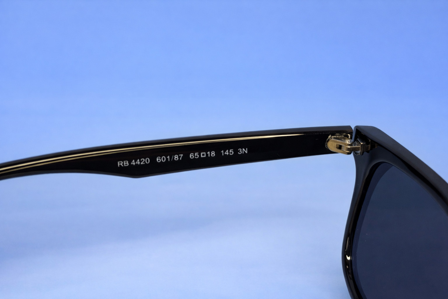Ray-Ban RB4420 Sunglasses Unisex Black Gray UV Protection Classic Italy Style